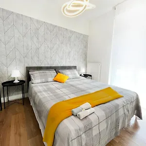 Suitesflores - Bright And Cozy In Verona
