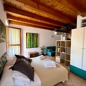 Bright, Cozy In The Heart Of Appartamento